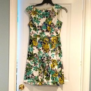 2/$20 London Style Floral dress